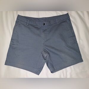 Mens Lululemon shorts size 38 excellent condition.